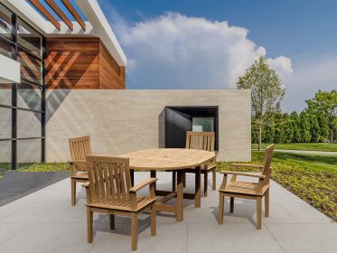 Brianna 5 Pieces Outdoor Oval Extension  Dining Set