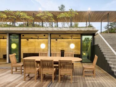 Sahara 9 Pieces Dining Chair and Oval Double Extension Outdoor Dining Set